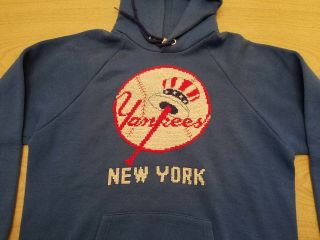 Vintage MLB York Yankees Cross Stitch Hoodie Sweatshirt USA Size LARGE 3