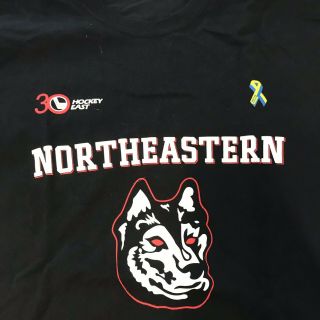 Northeastern University Men ' s Ice Hockey Boston Strong Size L T - shirt 2