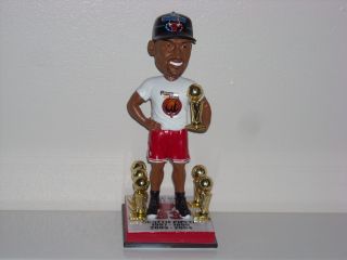 Scottie Pippen Chicago Bulls Bobble Head 6x Champs Trophy Limited Edition