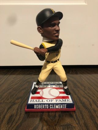 Roberto Clemente Pittsburgh Pirates Cooperstown Hof " Class Of 1973 " Bobble Head