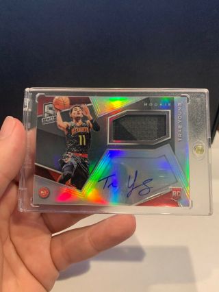 2018 - 19 Panini Spectra Trae Young On Card RPA 132/299 3