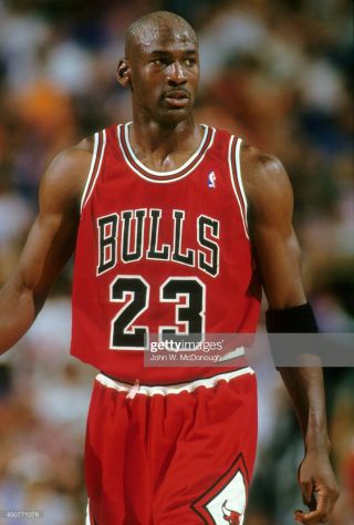 MICHAEL JORDAN 1992 - 1993 CHICAGO BULLS GAME RED ROAD JERSEY MEARS A5 5