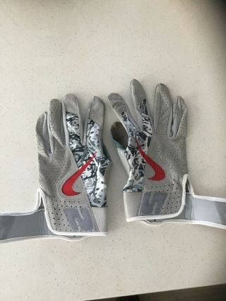 LA Angels Mike Trout 2018 Game Used/Worn Batting Gloves 5