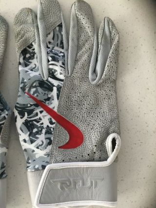 LA Angels Mike Trout 2018 Game Used/Worn Batting Gloves 8