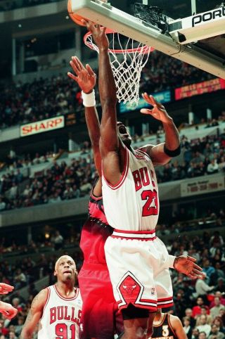 LD32 - 19 1997 Chicago Bulls Atlanta Hawks MICHAEL JORDAN 75 ORIG 35MM NEGATIVES 11
