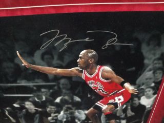 Michael Jordan Signed 24X16 Photo vs.  Drexler Bulls 10/223 UDA CREASED Framed 2