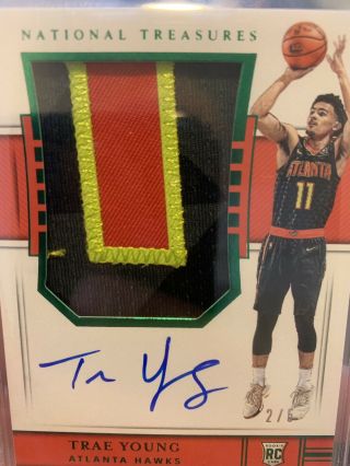 Trae Young 2018 - 19 National Treasures Emerald /5 Rookie Patch Auto RC BGS 9.  5/10 2