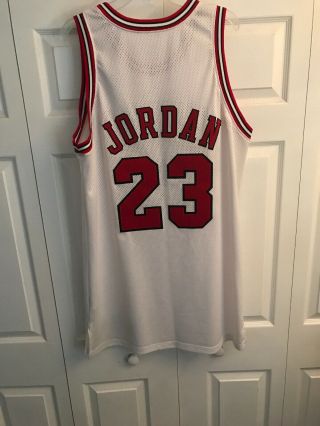 Michael Jordan Game Worn 97 - 98 Bulls Home Jersey