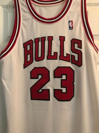 Michael Jordan Game Worn 97 - 98 Bulls Home Jersey 4