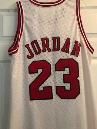Michael Jordan Game Worn 97 - 98 Bulls Home Jersey 5