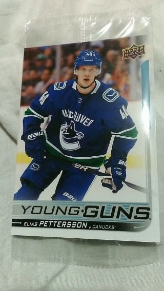 18 - 19 Ud Series 1 Young Guns 248 Elias Pettersson Oversized
