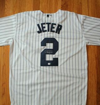 Derek Jeter York Yankees Signed And Authenticated Jersey W/coa
