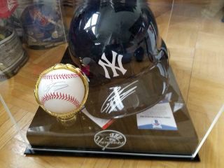 gleyber torres signed full size helmet,  baseball and yankees logo case 2