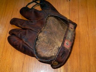 Rare Ca.  1926 Rawlings Bill Doak Baseball Glove W/ Three Patches - Shape