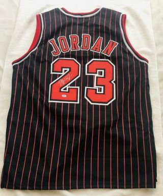 Michael Jordan Chicago Bulls Signed Autographed Pinstriped Custom Jersey W