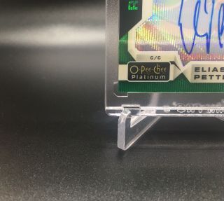 2018 - 19 O - Pee - Chee OPC Platinum Elias Pettersson Emerald Surge Auto RC /10 5