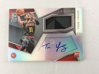 2018 - 19 Spectra TRAE YOUNG Rookie Jersey AUTO 225/299 Hawks RC Auto  2