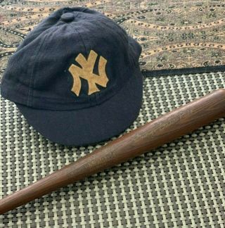 Babe Ruth ' s Personal Hillerich & Bradsby Mini Bat and NY Yankees Mini Hat ONLY 1 2