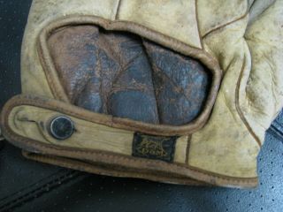 2 OLD BASBEALL GLOVES D&M AND STALL & DEAN SPECIAL 8060 4