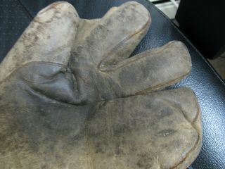 2 OLD BASBEALL GLOVES D&M AND STALL & DEAN SPECIAL 8060 5