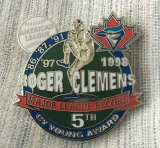 1997 - 98 Toronto Blue Jays Mlb Baseball Pin Roger Clemens Cy Young Vtg Canada