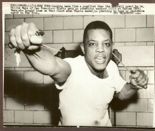 1959 Press Photo Willie Mays Of The San Francisco Giants Out In Harlem