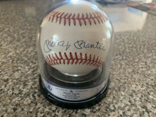 Mickey Mantle Singed Baseball.  Beckett Authenticated.