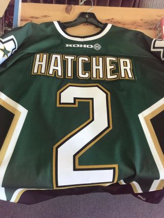 Derian Hatcher Game Used/Worn Dallas Stars Jersey MEIGray Photomatched Cup 9