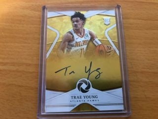 18 - 19 Opulence Basketball Trae Young Rookie Auto /99 Hawks