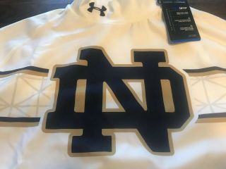 BRAMD TEAM ISSUED NOTRE DAME FOOTBALL UNDER ARMOUR HOME UNDERSHIRT LARGE 2