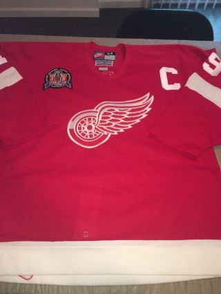 Steve Yzerman 54 Signed Detroit Red Wings 1997 Nike Stanley Cup Authentic Jersey