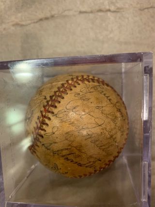 TWO 1936 - 1939 NY Yankees TEAM Autographed Baseball LOU GEHRIG,  JOE DIMAGGIO,  ETC 10