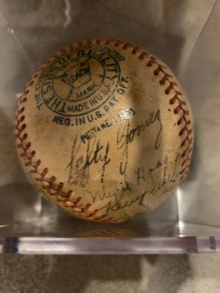 TWO 1936 - 1939 NY Yankees TEAM Autographed Baseball LOU GEHRIG,  JOE DIMAGGIO,  ETC 4