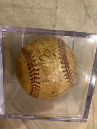 TWO 1936 - 1939 NY Yankees TEAM Autographed Baseball LOU GEHRIG,  JOE DIMAGGIO,  ETC 8
