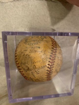TWO 1936 - 1939 NY Yankees TEAM Autographed Baseball LOU GEHRIG,  JOE DIMAGGIO,  ETC 9