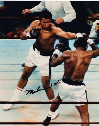 Classic Muhammad Ali In The Ring Signed Color 8x10 Photograph Authentic Goat