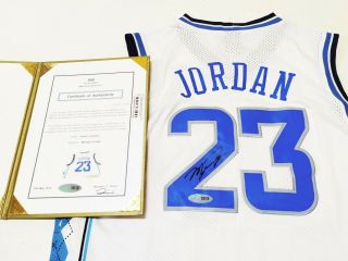 Ltd 10/10 North Carolina No.  23 Michael Jordan Autographed Jersey With
