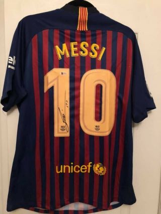 Lionel Messi Signed Barcelona Nike Jersey Inscribed " Leo " (beckett)