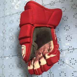 Detroit Red Wings Game Worn Johan Franzen Hockey Gloves Warrior Franchise 14 