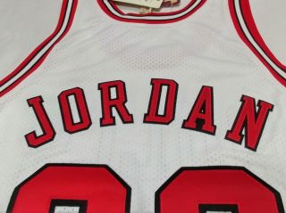MICHAEL JORDAN SIGNED 1997 FINALS JERSEY UDA 11/123 Bulls Home Authentic 12