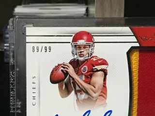 2017 National Treasures Patrick Mahomes II Rookie Patch Autographs 89/99 3