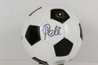 Pele Signed Black & White Soccer Ball Brazil Psa Ac74465