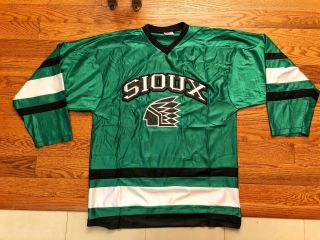 North Dakota Fighting Sioux Hockey Jersey Sweater Vintage K1 Usa Large