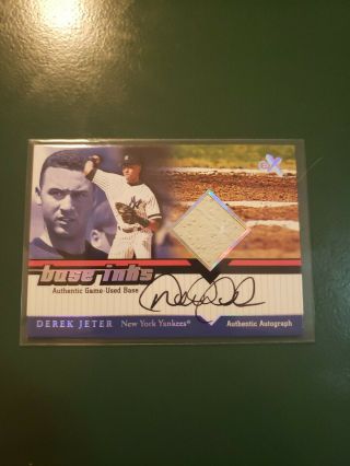 2001 Fleer Ex Derek Jeter On Card Autograph Game Base Yankees Rare Hof