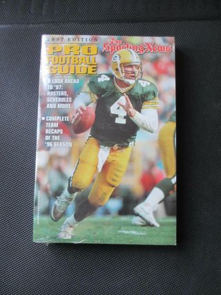 1997 The Sporting News Pro Football Guide Brett Favre Packers Cover