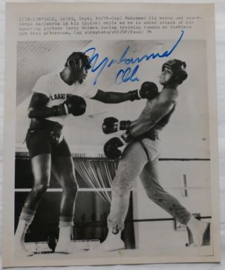 Muhammad Ali Signed Authentic Autographed 8x10 B/w Photo Jsa Z93092