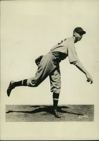 1934 Press Photo Alex Mccoll Of The Washington Senators Pitching Pose