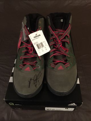 Derrick Rose Auto Signed 2.  5 Le Lei Feng Psa Dna In The Presence Shoes