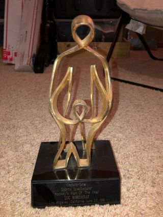 Luc Robitaille Cedars Sinai Hockey Man Of The Year Trophy Award 1991 Kings