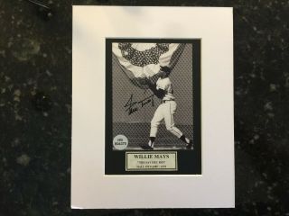 Willie Mays Autographed 4x6 Photo On A 8x10 Matte Finish W/coa